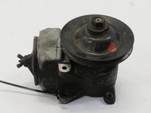 Laden Sie das Bild in den Galerie-Viewer, Mercedes Benz W123 240D 300D ZF Servopumpe Lenkhilfepumpe 1164602480