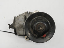 Laden Sie das Bild in den Galerie-Viewer, Mercedes Benz W123 240D 300D ZF Servopumpe Lenkhilfepumpe 1164602480