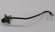 Laden Sie das Bild in den Galerie-Viewer, Porsche 928 4S GT ABS Sensor Raddrehzahl hinten 92860640201