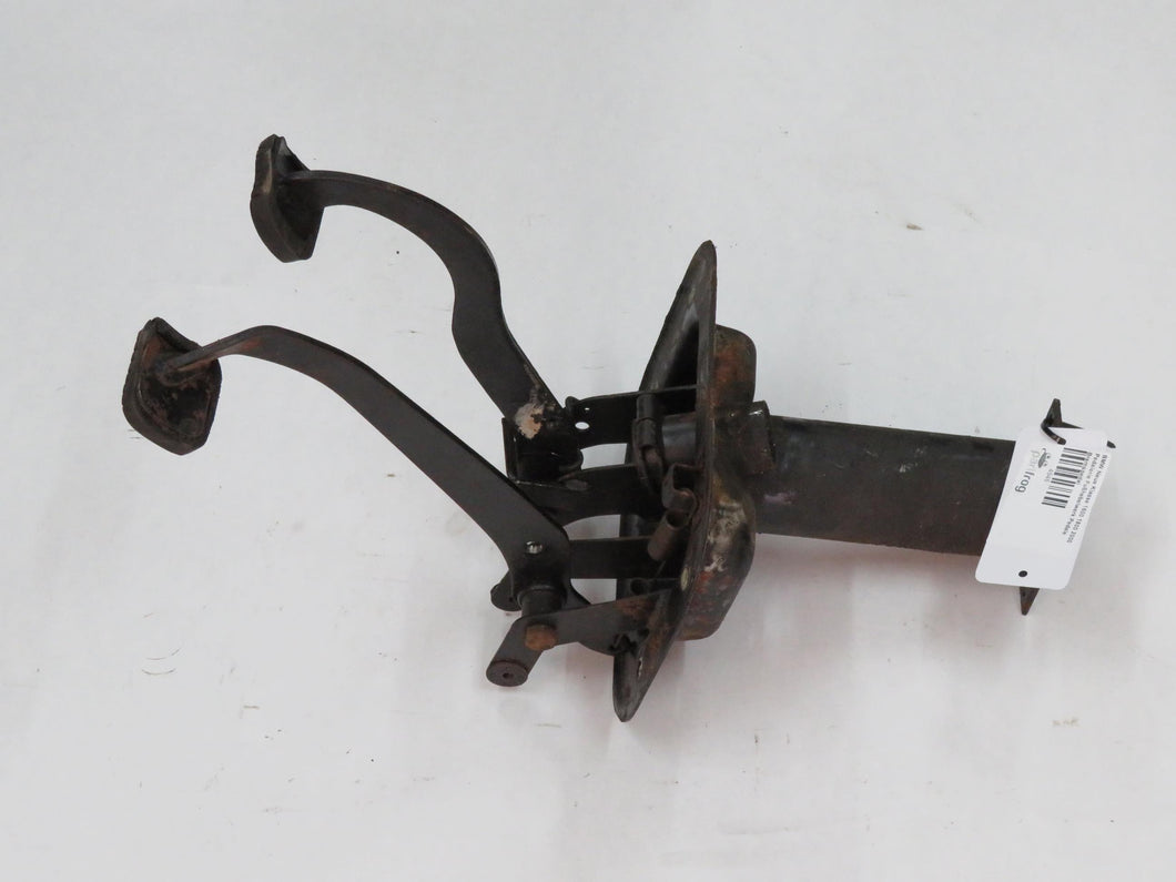 BMW Neue Klasse 1600 1800 2000 Pedalerie Fußhebelwerk Pedale Bremspedal