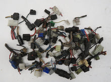 Laden Sie das Bild in den Galerie-Viewer, Mitsubishi Pajero Montero L040 2.5D Steckerkonvolut Kabelbaum Stecker