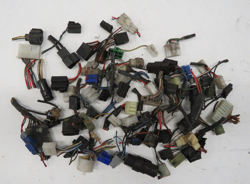 Mitsubishi Pajero Montero L040 2.5D Steckerkonvolut Kabelbaum Stecker