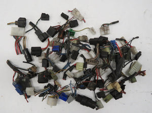 Mitsubishi Pajero Montero L040 2.5D Steckerkonvolut Kabelbaum Stecker