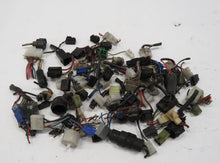 Laden Sie das Bild in den Galerie-Viewer, Mitsubishi Pajero Montero L040 2.5D Steckerkonvolut Kabelbaum Stecker
