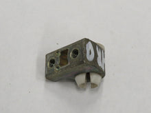 Laden Sie das Bild in den Galerie-Viewer, Nissan 300ZX Targa Z31 Halterung Aufnahme Verriegelung Targadach hinten rechts