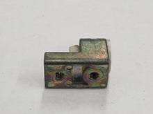 Laden Sie das Bild in den Galerie-Viewer, Nissan 300ZX Targa Z31 Halterung Aufnahme Verriegelung Targadach vorn links