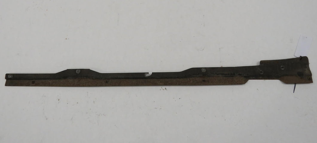 Nissan 300ZX Z31 Halter Halterung Verkleidung Abdeckung Schweller rechts