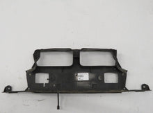 Laden Sie das Bild in den Galerie-Viewer, BMW E38 7er Luftführung Kühler Frontmaske Kühlerzarge Stoßstange vorn 51718125966