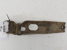 Laden Sie das Bild in den Galerie-Viewer, Nissan 300ZX Z31 Halter Stoßdämpfer am Querlenker hinten links unten