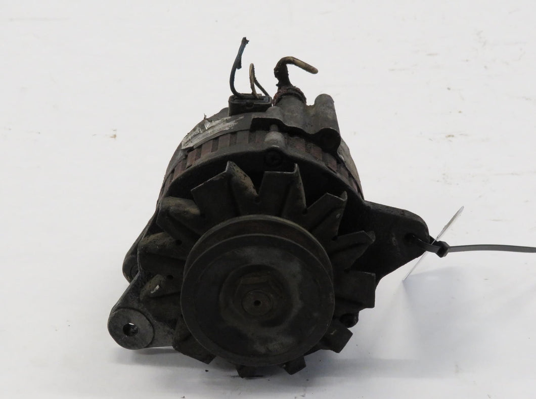 Mitsubishi Pajero Montero L040 2.5TD Lichtmaschine