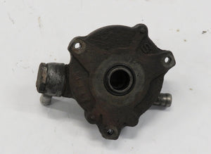 Mitsubishi Pajero Montero L040 2.5TD Unterdruckpumpe an der Lichtmaschine