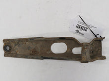 Laden Sie das Bild in den Galerie-Viewer, Nissan 300ZX Z31 Halter Stoßdämpfer am Querlenker hinten rechts unten