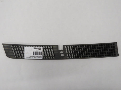 BMW E38 7er Gitter Grill Lufteinlass Motorhaube rechts 8166658