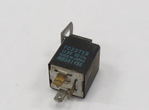 Mitsubishi Pajero Montero L040 Relais MB541186