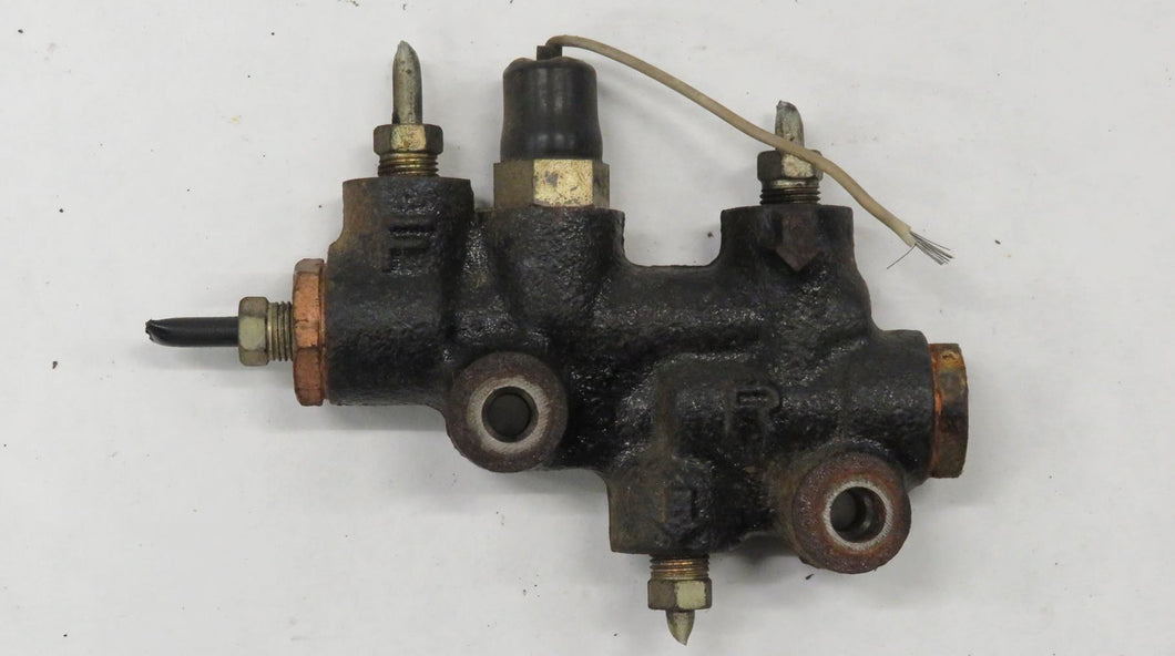 Toyota Celica TA4 RA4 (78-82) Bremskraftregler Verteiler Bremse Bremsleitung