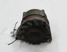 Laden Sie das Bild in den Galerie-Viewer, Mercedes Benz W115 Lichtmaschine Bosch 0120489917