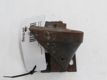 Laden Sie das Bild in den Galerie-Viewer, Rover P5 Mark II 3.0 Halterung Stütze Sitz Sitzkonsole links außen