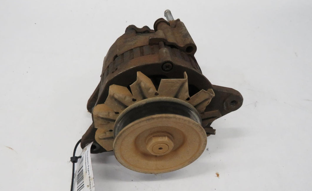 Mitsubishi Pajero Montero L040 2.5TD Lichtmaschine mit Unterdruckpumpe