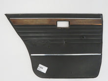 Laden Sie das Bild in den Galerie-Viewer, BMW E3 Türverkleidung Türpappe Leder schwarz Tür hinten links