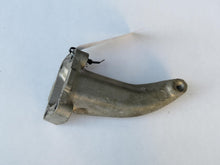 Laden Sie das Bild in den Galerie-Viewer, Mercedes Benz W123 S123 Motorhalter Motor links 6152231304