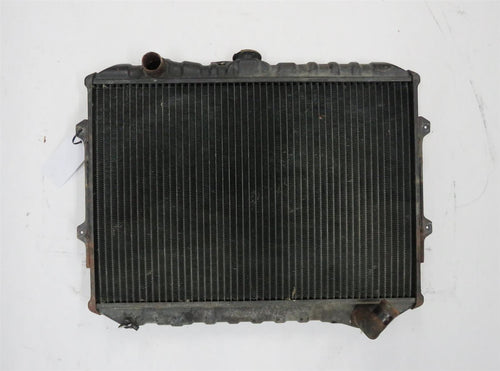 Mitsubishi Pajero Montero L040 2.6 Kühler Wasserkühler