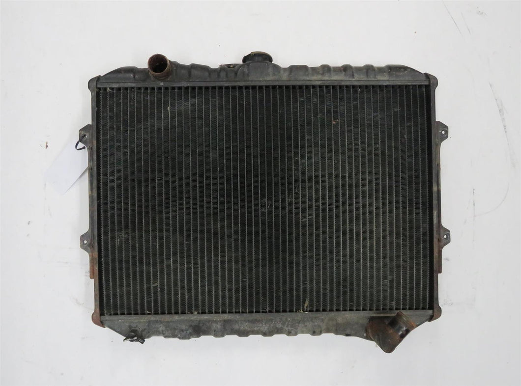 Mitsubishi Pajero Montero L040 2.6 Kühler Wasserkühler