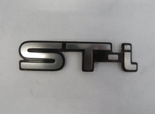 Laden Sie das Bild in den Galerie-Viewer, Toyota Celica T18 Emblem Zeichen Heckklappe ST-i