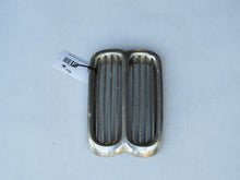 Laden Sie das Bild in den Galerie-Viewer, BMW 2000 Neue Klasse Niere Grill