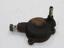Laden Sie das Bild in den Galerie-Viewer, Toyota Land Cruiser HJ60 4.0 Diesel 2H Unterdruckpumpe