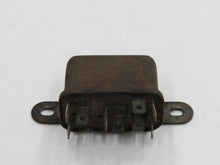 Laden Sie das Bild in den Galerie-Viewer, Rover P5 Mark II 3.0 Relais