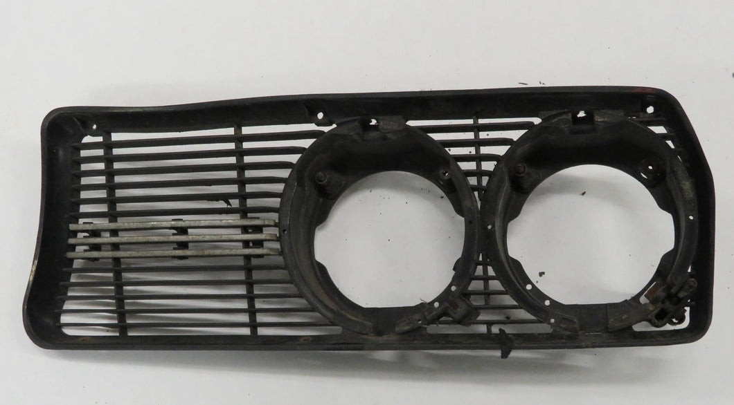 Alfa Romeo Alfetta (1975-1977) Grill Doppelscheinwerfer vorn links