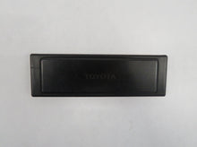 Laden Sie das Bild in den Galerie-Viewer, Toyota Celica TA4 RA4 (78-82) Blende Deckel Mittelkonsole Radioschacht 55522-14070
