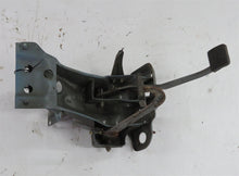 Laden Sie das Bild in den Galerie-Viewer, Toyota Land Cruiser HJ60 Pedalerie Bremspedal Kupplungspedal