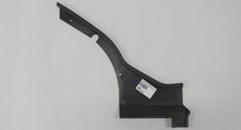 Laden Sie das Bild in den Galerie-Viewer, Mitsubishi Pajero Lang L040 Innenverkleidung Seitenverkleidung hinten links XB476237