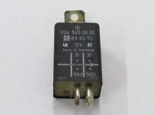 Laden Sie das Bild in den Galerie-Viewer, Mercedes Benz W124 W126 Relais Instrumentenbeleuchtung A0045450832