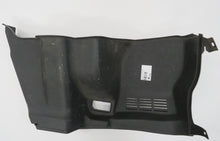 Laden Sie das Bild in den Galerie-Viewer, Toyota Celica T18 Verkleidung Kofferraum Seite hinten links 64740-20120