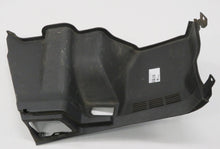 Laden Sie das Bild in den Galerie-Viewer, Toyota Celica T18 Verkleidung Kofferraum Seite hinten links 64740-20120