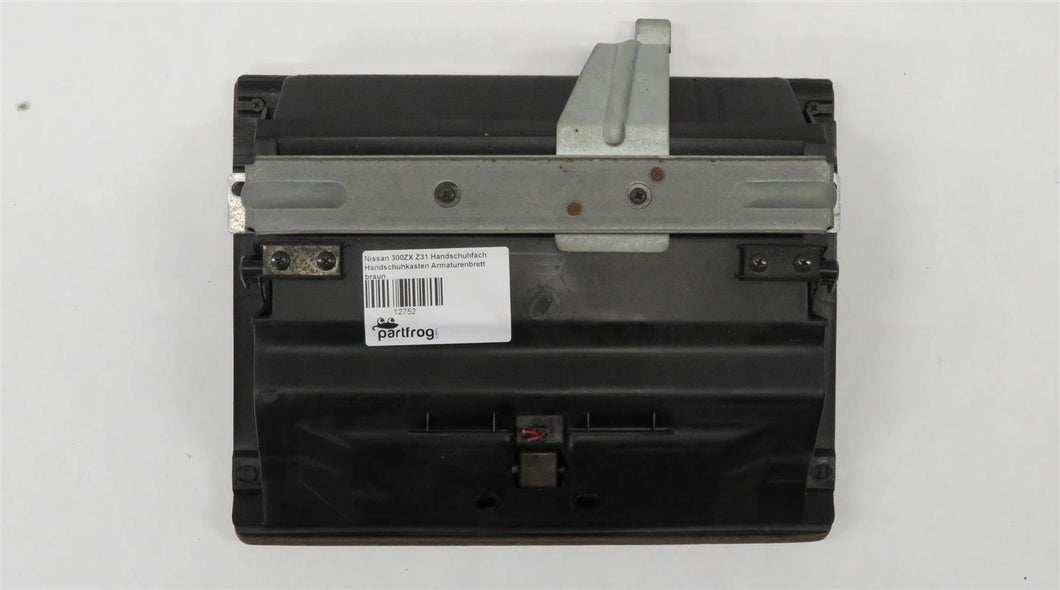 Nissan 300ZX Z31 Handschuhfach Handschuhkasten Armaturenbrett braun