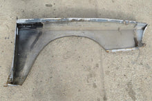 Laden Sie das Bild in den Galerie-Viewer, BMW E12 Kotflügel Fender left vorne links zum Aufarbeiten