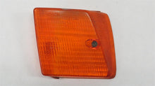 Laden Sie das Bild in den Galerie-Viewer, Porsche 928 Blinker Blinkleuchte Linse vorne links 92863142101