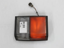 Laden Sie das Bild in den Galerie-Viewer, Range Rover Classic Blinker vorn links