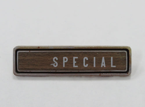 Simca 1301 1501 Special Emblem am Armaturenbrett
