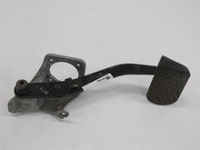 Laden Sie das Bild in den Galerie-Viewer, Mercedes Benz W124 Bremse Bremspedal Automatik Pedal Fußpedal 1242900519