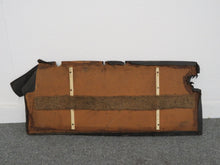 Laden Sie das Bild in den Galerie-Viewer, Rover P5 Mark II 3.0 Abdeckung Verkleidung Tank im Kofferraum