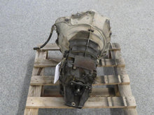 Laden Sie das Bild in den Galerie-Viewer, Mercedes Benz W124 S124 250D 300D 5-Gang Schaltgetriebe Getriebe 717.430.00