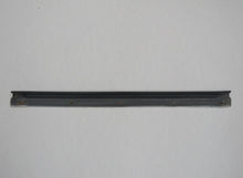 Laden Sie das Bild in den Galerie-Viewer, BMW Neue Klasse 1600 1800 2000 TiLux Einstiegsleiste Abdeckung Schweller vorn rechts