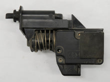 Laden Sie das Bild in den Galerie-Viewer, Jaguar X100 XKR XK8 Schloss Verschluss Tankdeckel Fuel filler lid latch HJA3093BE
