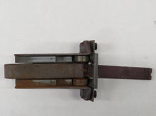 Laden Sie das Bild in den Galerie-Viewer, BMW E3 Türband Fangband Türbremse Tür vorn