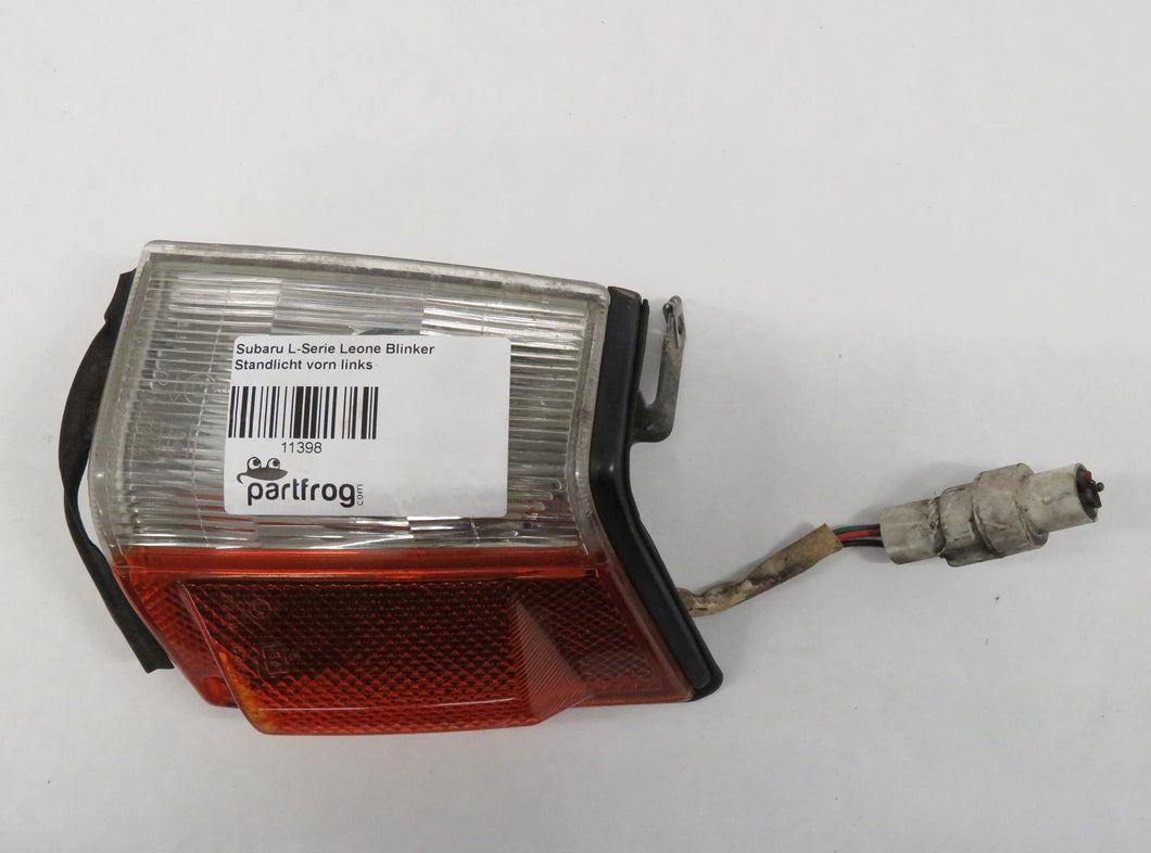 Subaru L-Serie Leone Blinker Standlicht vorn links leicht beschädigt