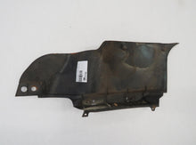 Laden Sie das Bild in den Galerie-Viewer, Toyota Celica TA4 RA4 (78-82) Seitenverkleidung hinten links unten 62514-14030